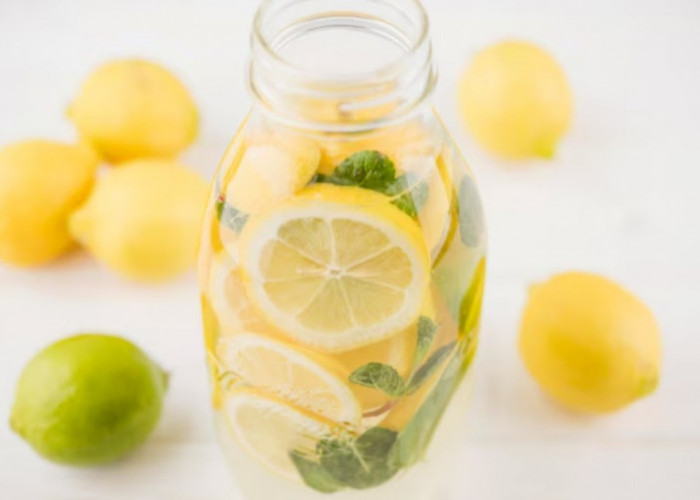 Begini 6 Cara Menangani Sakit Asam Urat yang Kambuh, Bisa Minum Air Lemon Secara Rutin