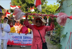 Unik, Lansia di Kauman Tampilkan Drumband dengan Kaleng