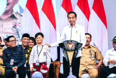 Tiga Siswa Dapat Hadiah Sepeda dari Jokowi