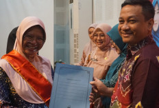 Lakukan Penguatan Buku KIA, Dinkes Wisuda Puluhan Ibu Hamil 