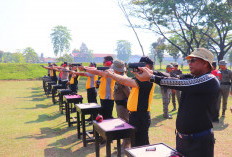 Polisi Gelar Latihan Menembak