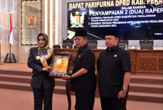 Bupati Sampaikan Dua Raperda 