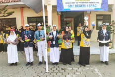 Deklarasi Sekolah Sehat, Siswa dan Guru SMPN 1 Sragi Wajib Bawa Tumbler ke Sekolah 