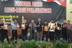 Festival Band Lagu Perjuangan Meriahkan HUT RI ke-79, PGRI Cabang Batang Sabet Juara Umum