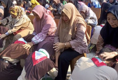 Sungkem dan Basuh Kaki Orang Tua akhiri MPLS SMPN 7 Pekalongan 