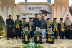 Puluhan Santri Yayasan Chumairoh Medono Diwisuda 