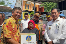 Peduli Korban Gempa, KIT Batang Salurkan Bantuan 300 Sak Semen dan 100 Paket Sembako